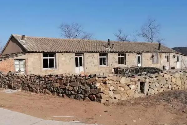 为何农村父母喜欢独住老房子，搬家麻烦而且害怕与子女有代沟