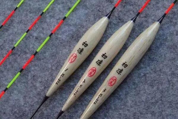 初冬野钓鲫鱼是钓深水还是浅水，钓深水比较合适