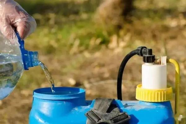 农药加植物油的效果，具有提高药效、延长残效期等作用