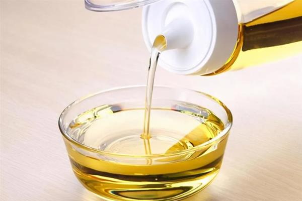 农药加植物油的效果，具有提高药效、延长残效期等作用