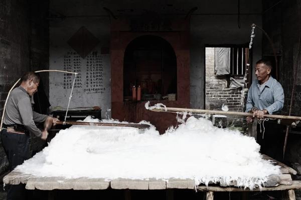 丝棉被好还是棉花被好，丝棉被的优点更多