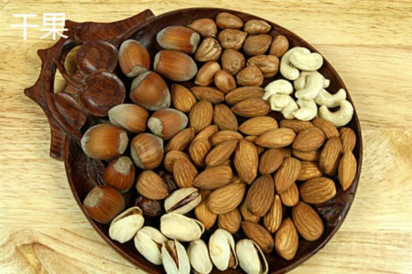 在家种什么作物能挣钱，当前可以考虑白术、荠菜、香椿等品种