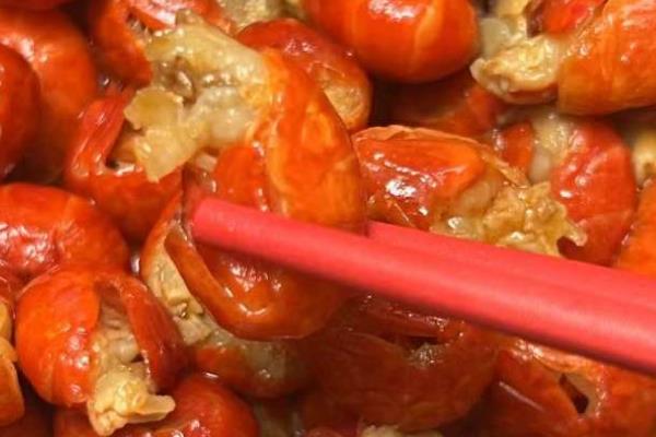 小龙虾红虾和青虾的区别，虾壳硬度、肉质、烹饪方法有所不同