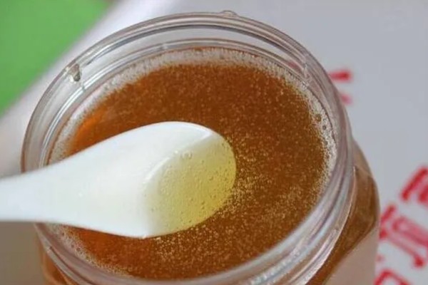 人造蜂蜜对人体的危害，极易导致肥胖