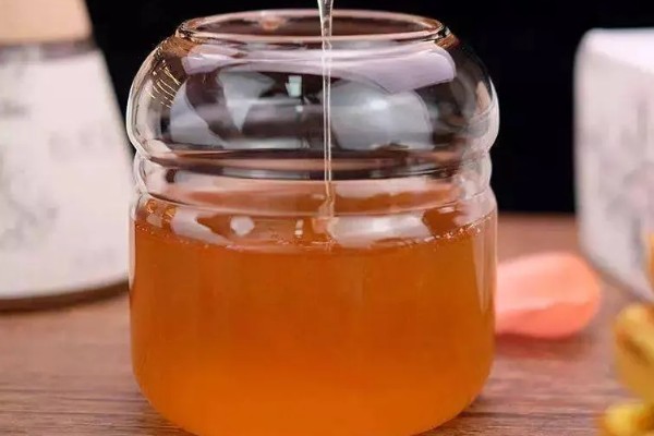 人造蜂蜜对人体的危害，极易导致肥胖