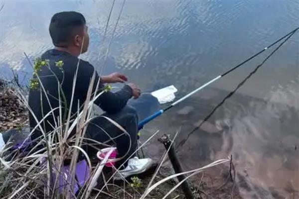 钓鱼要使用鱼漂吗,用海竿钓鱼或钓大鱼时无需使用