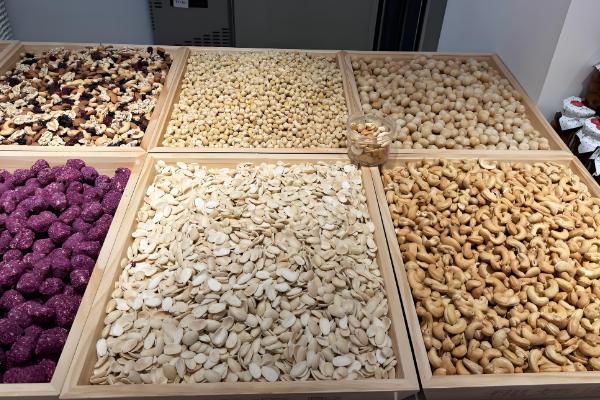 冬季摆摊可以做什么小吃生意,油炸烧烤、麻辣烫都可以考虑