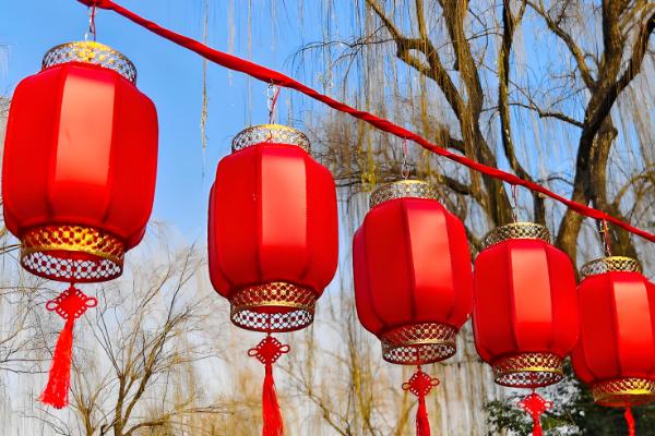 冬季摆摊可以做什么小吃生意,油炸烧烤、麻辣烫都可以考虑