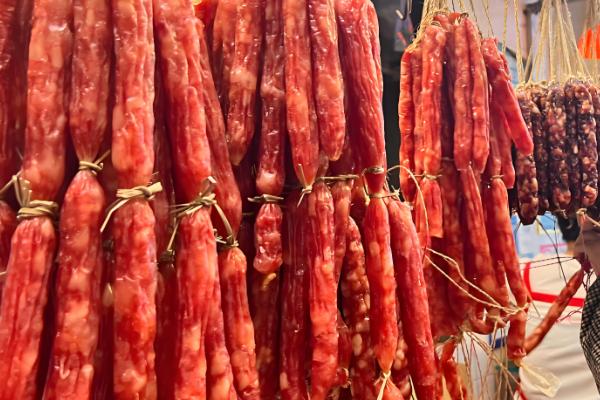 冬季摆摊可以做什么小吃生意,油炸烧烤、麻辣烫都可以考虑