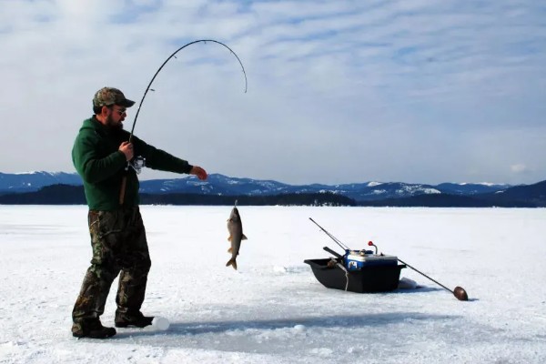 冰钓用什么鱼线好，用尼龙线比较好