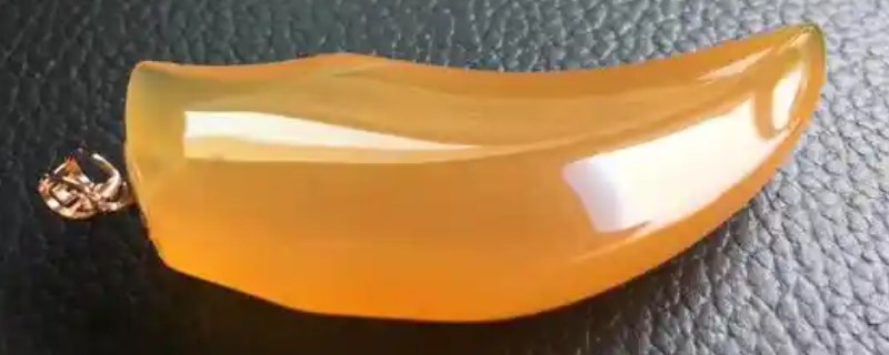 黄龙玉和黄蜡石有什么区别，成分、产地、颜色等方面都不同