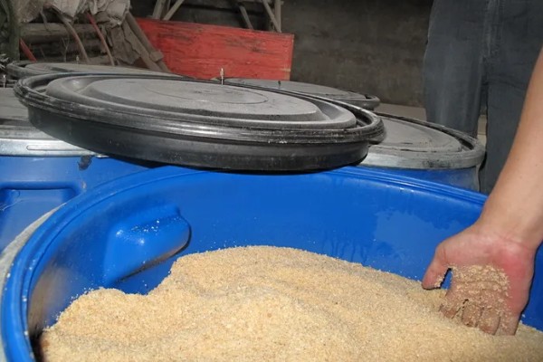 发酵豆粕有什么弊端,保存时间比不上普通豆粕