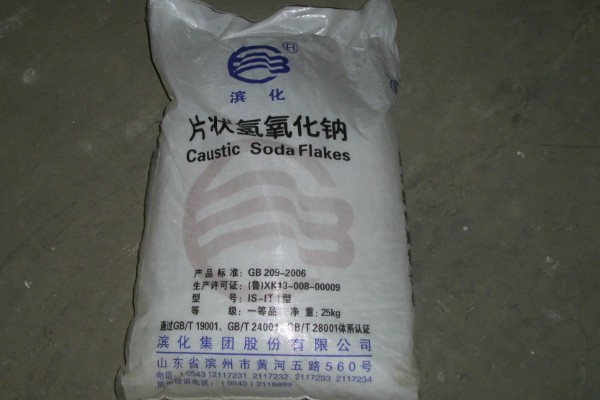 牛舍消毒用哪些消毒液，可以用氢氧化钠