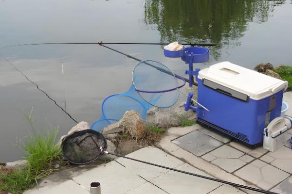 台钓新手怎么入门，在正方形的池塘中钓四个角