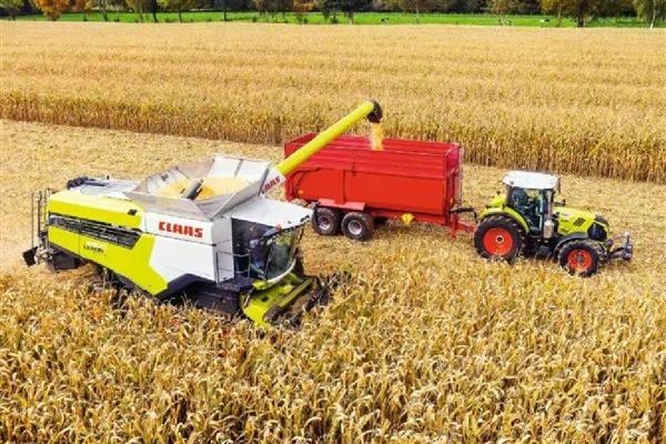 收获机使用的注意事项，起动前需鸣喇叭三次以上