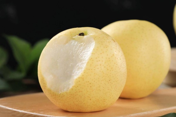 选购优质黄金梨的方法，从梨脐、形状等方面去挑选