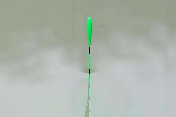 台钓怎么调漂，可采取重铅找底、下挪浮漂等方法