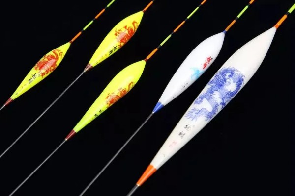 钓鱼怎么看漂相，鲫鱼的典型漂相是抬漂和顿口