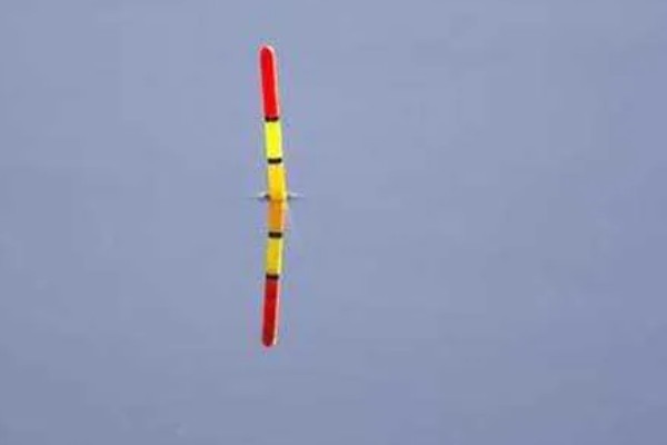 钓鱼怎么看漂相，鲫鱼的典型漂相是抬漂和顿口