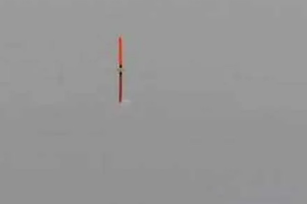 钓鱼怎么看漂相，鲫鱼的典型漂相是抬漂和顿口