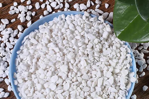 什么是珍珠岩,是火山喷洒后得到的火酸性熔岩