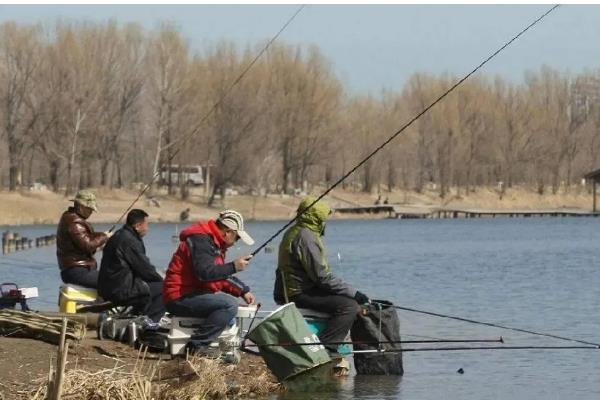 早春钓鱼的适宜气压和温度,最佳气温是15℃以上