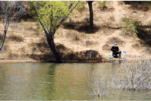 早春钓鱼的适宜气压和温度,最佳气温是15℃以上