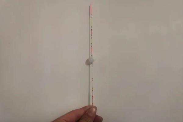 钓麦穗鱼的技巧，鱼线通常建议用尼龙线