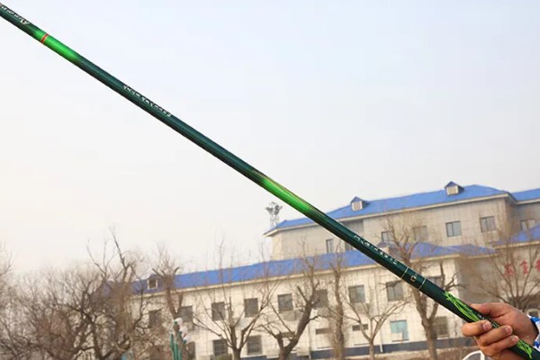 8.1米鱼竿的适宜重量，一般是300-400克