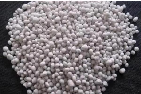 硝态氮肥有什么特点，其溶解度比较大