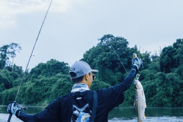 路亚鲈鱼的方法，5-10月是垂钓的最佳时间