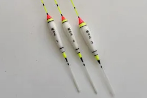 短浮漂和长浮漂的区别，前者翻身速度快、后者翻身速度慢