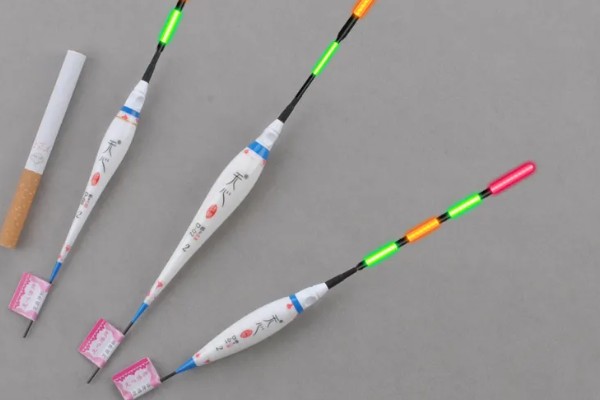 短浮漂和长浮漂的区别，前者翻身速度快、后者翻身速度慢