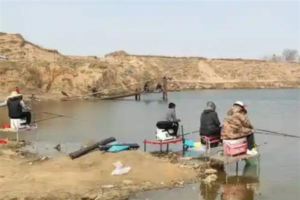 冬天什么时候钓鱼,一般建议选择晴天中午