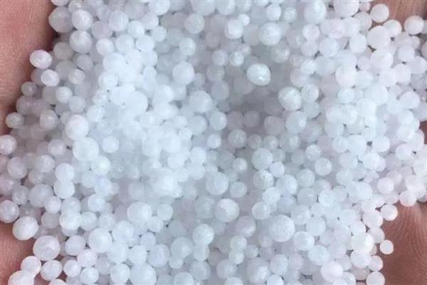 氮肥是哪种肥料，有硝酸铵，氨水，尿素等