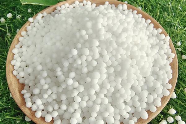 氮肥是哪种肥料，有硝酸铵，氨水，尿素等