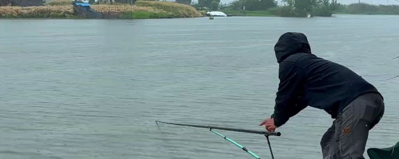 9米的鱼竿用多大的漂，吃铅量需达到5.5克