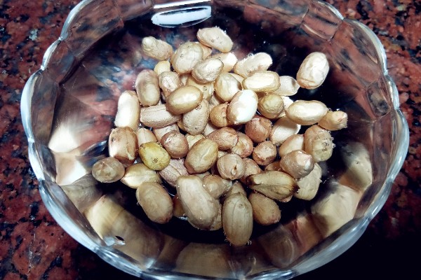 哪些因素会影响种子出苗，未合理整地、施肥、使用除草剂等都会造成出苗困难