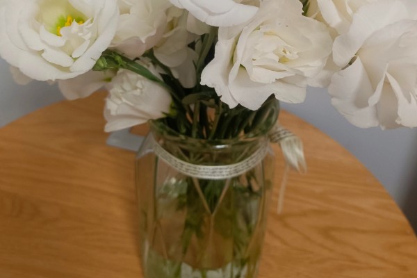 洋桔梗如何醒花，先进行修剪