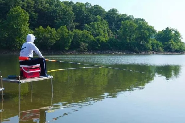 钓鱼鱼线多长合适,鱼线长度和鱼竿差不多长