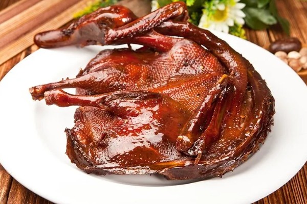 有什么出名的板鸭，常德酱板鸭、建瓯板鸭等品牌有很高的知名度