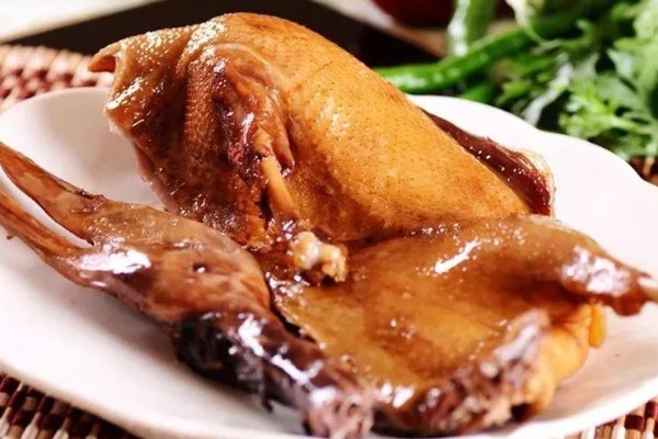 有什么出名的板鸭，常德酱板鸭、建瓯板鸭等品牌有很高的知名度