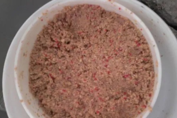 菜籽饼钓鲢鳙效果好不好，要跟一定量的水进行混合才能使用