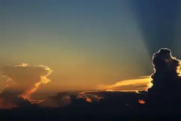 散射光照的含义，指阳光照射窗户等地方发射出来的光线