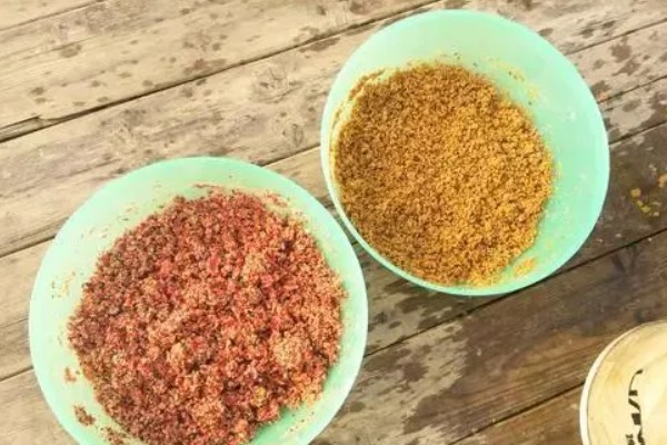 菜籽饼养鳙鱼的技术,要将其制作成饲料使用
