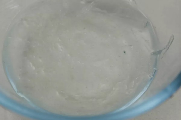 平菇菌包怎么种植,每天要对菌包两头喷水