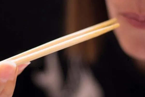 3-4月份吃哪种水果,推荐菠萝、枇杷等