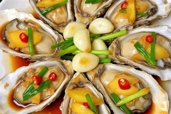 生蚝的食用方法,可以做成蒜蓉蒸生蚝、焗生蚝